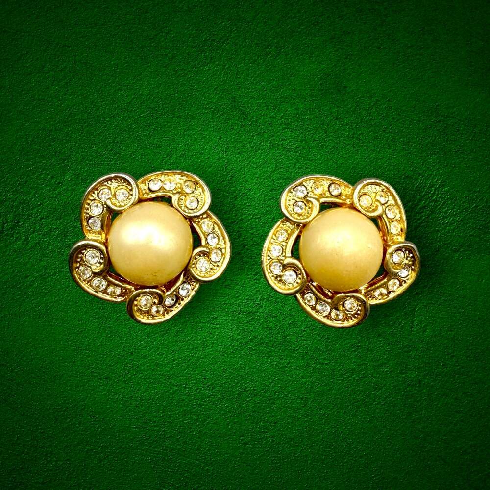 Vintage Faux Pearl Rhinestone Gold Tone Swirl Flower Clip On Earrings